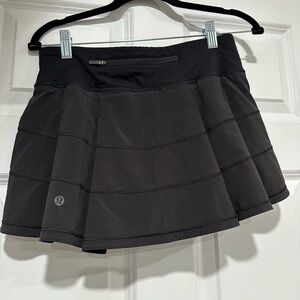 LULULEMON SKORT SIZE 4
